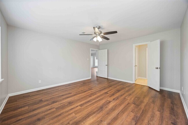 Building Photo - 6226 Allentown Dr