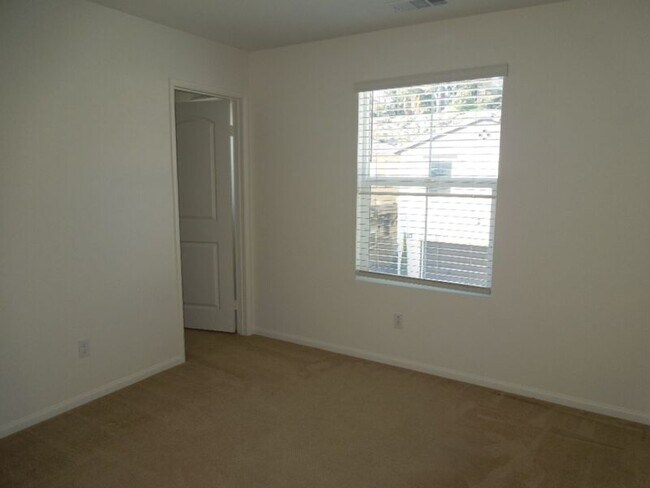 Building Photo - 42640 Indigo Pl