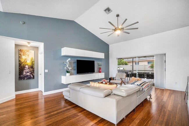 Building Photo - 2470 Sandstone Ct