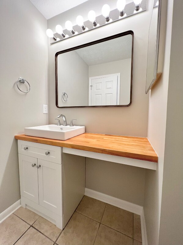 Building Photo - 2265 Hedgerow Road