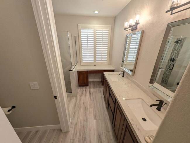 Building Photo - 1045 Ambrosia Dr