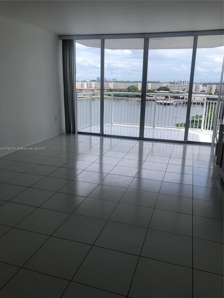 Building Photo - 18081 Biscayne Blvd