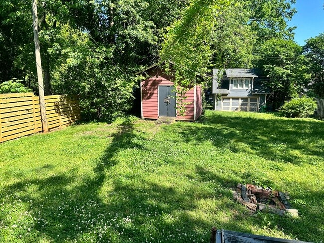 Building Photo - Adorable Home in Historic Wesley Heights!!
