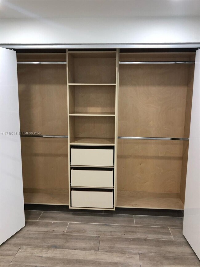 Building Photo - 944 Meridian Ave