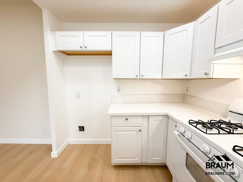 Building Photo - 11459 Collins St