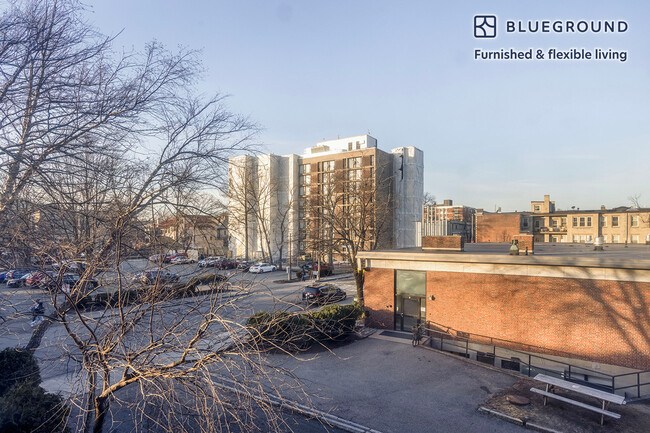 Building Photo - 1284 Beacon St