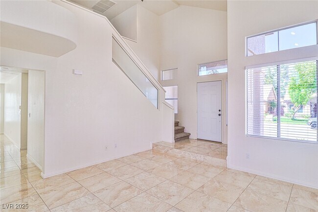 Building Photo - 1713 Elsinore Ave