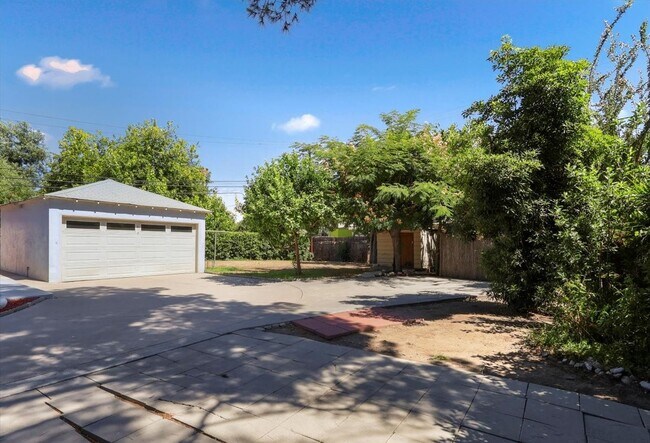 Backyad - 3801 Legion Ln