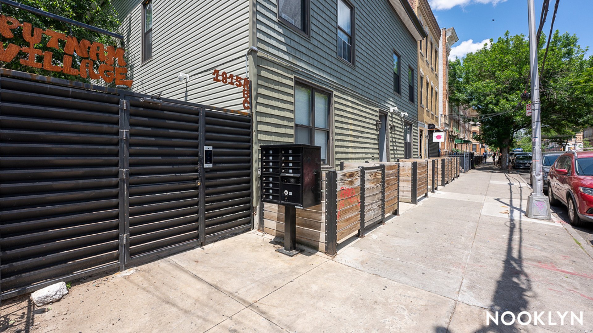 Building Photo - 18-15 Putnam Ave