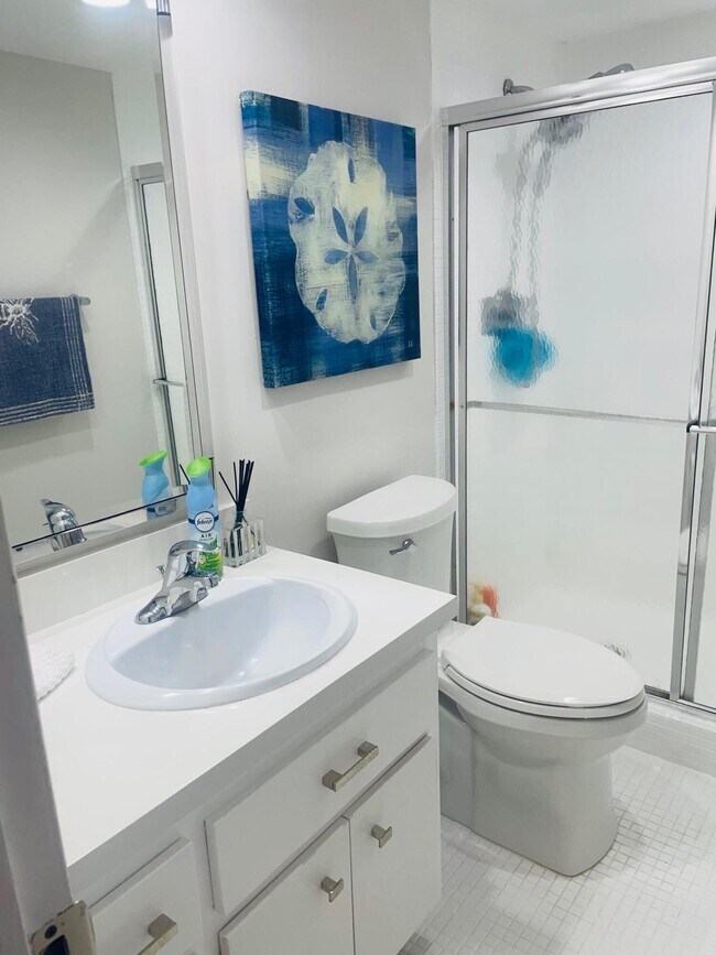 Building Photo - 405 N Ocean Blvd