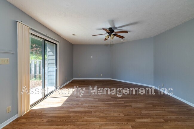 Building Photo - 9104 Woodpark Ln NW