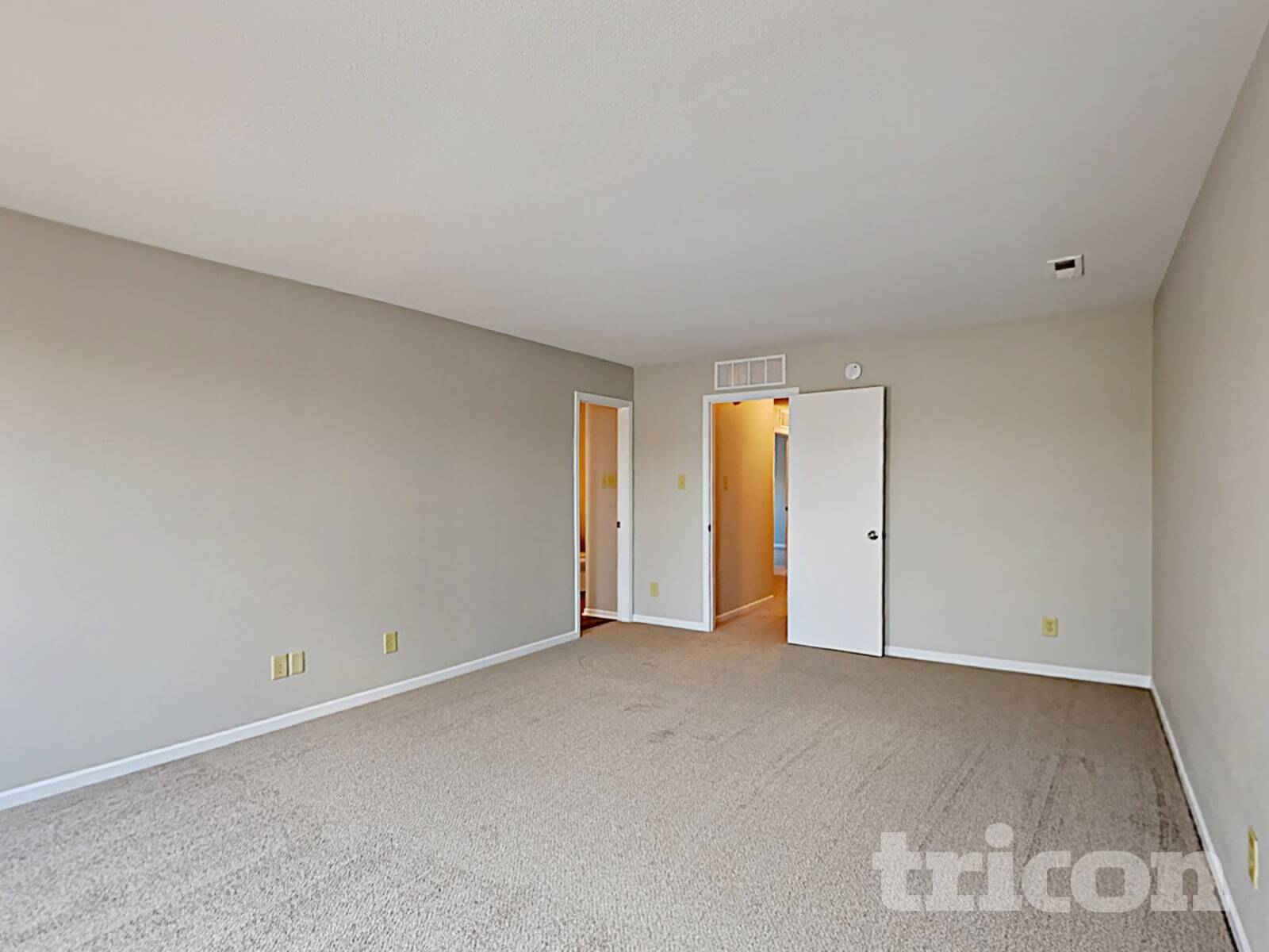 Building Photo - 10152 Golden Dr