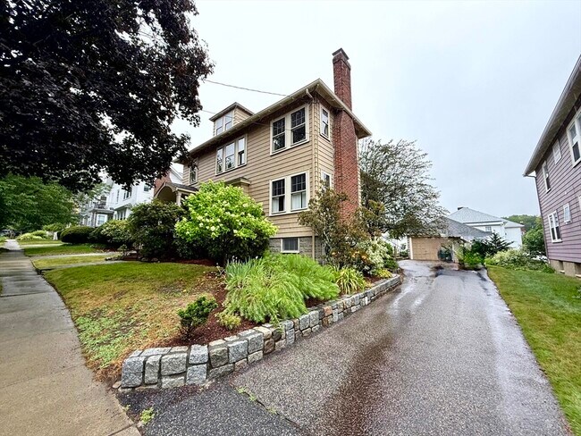 Building Photo - 19 Stearns Rd