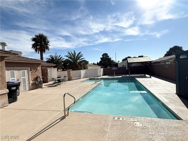 Building Photo - 2113 Velvet Hill Ave