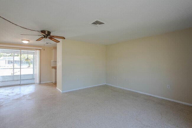 Building Photo - 3244 Pinetree St