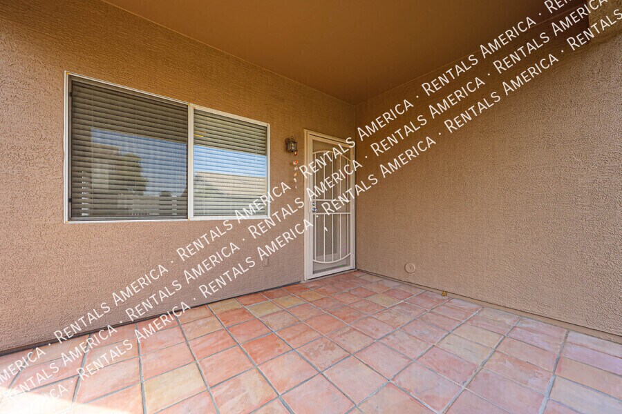 Building Photo - 3752 E Woodside Way