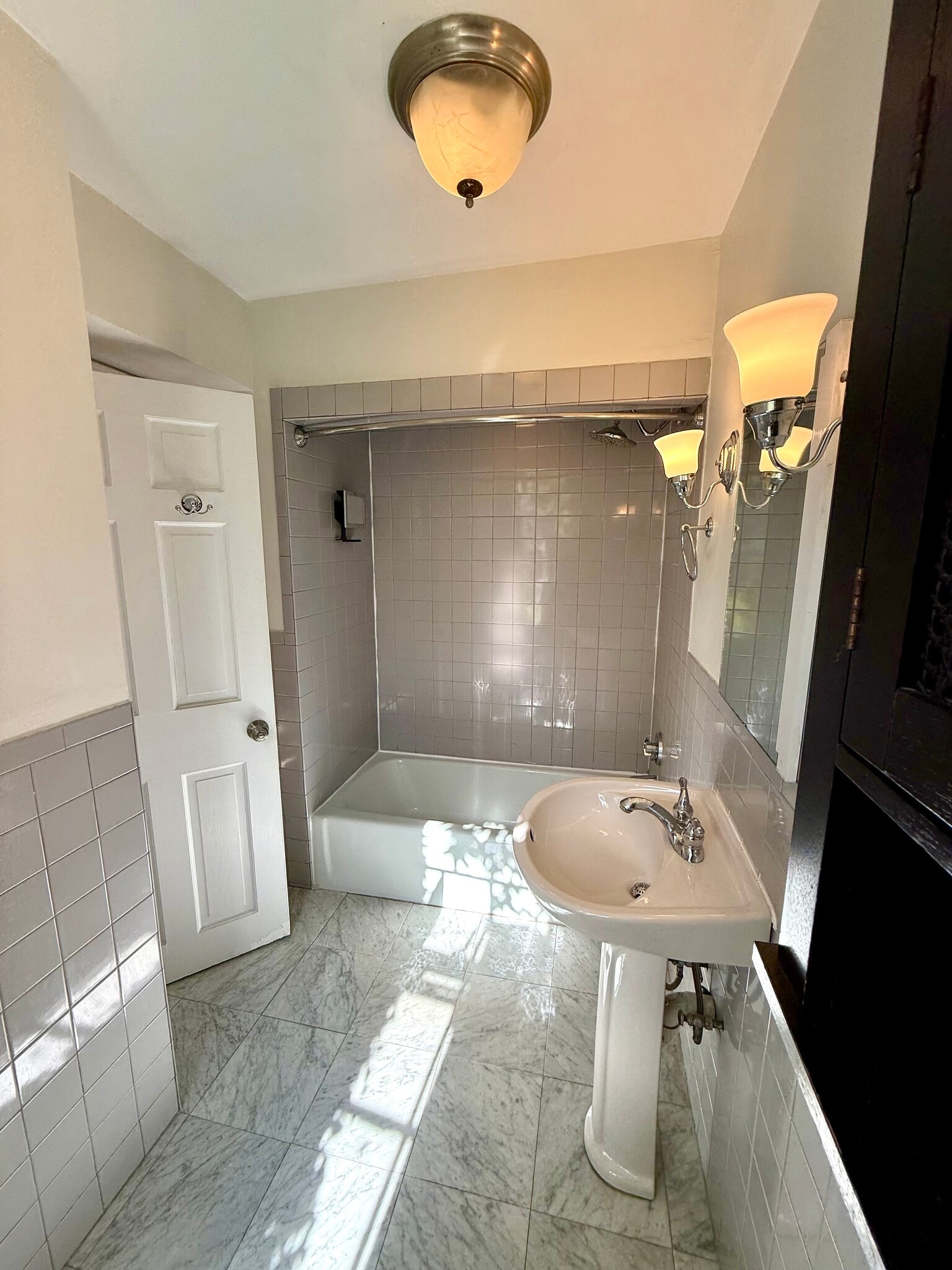 Building Photo - 550 Tremont St