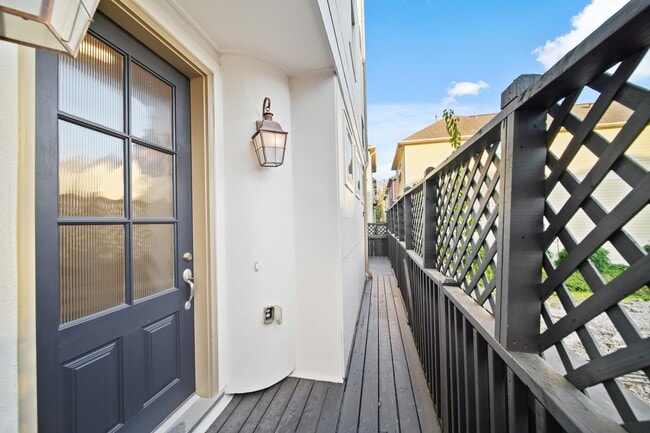 Building Photo - 1250 W 23rd St