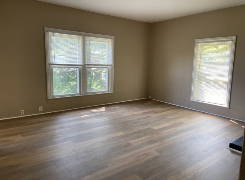 Building Photo - 522 Fleming St