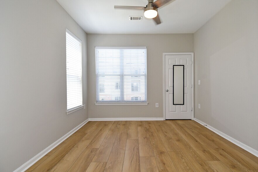 Building Photo - 11349 Aristotle Dr