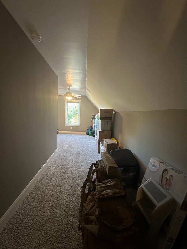 Building Photo - 225 Winding Creek Way