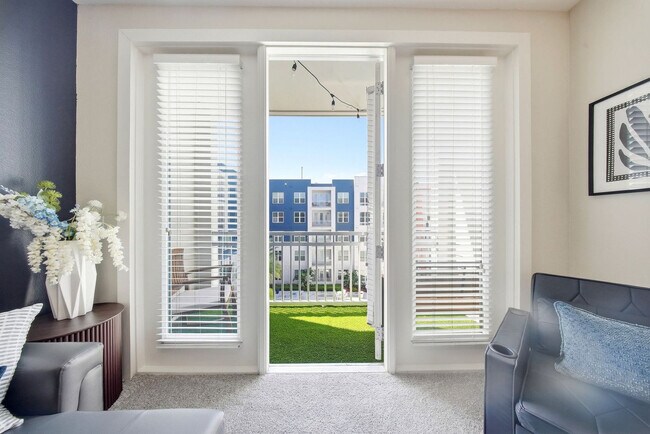 Building Photo - 1702 W Cleveland St