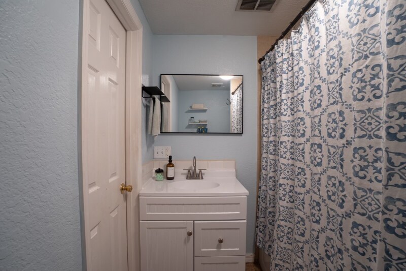 Building Photo - 541 W Hancock St