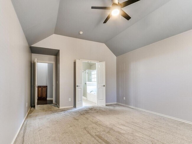 Building Photo - 17121 Kemble Ln