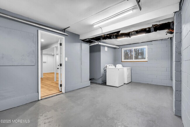 Building Photo - 47 Beam Ave