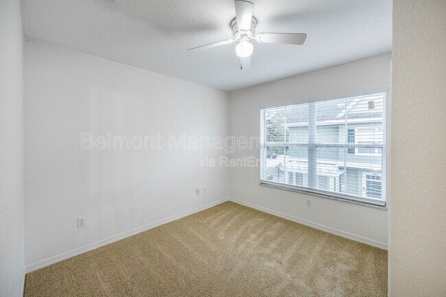 Building Photo - 4021 Venetian Bay Dr