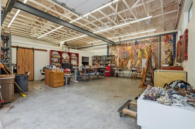 Building Photo - 8709 Claremont Dr