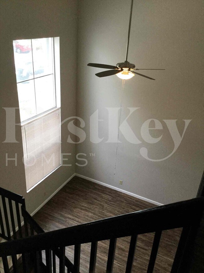 Building Photo - 3085 Lighthouse Pl