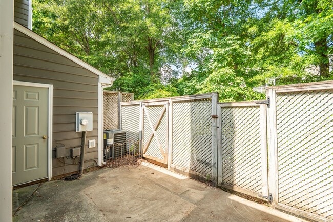 Building Photo - 4312 Pine Springs Ct