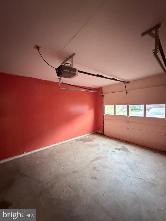 Building Photo - 14066 Madrigal Dr