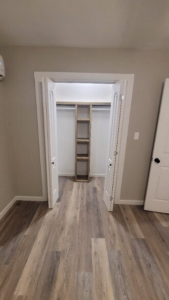 Building Photo - 206 W Chester St