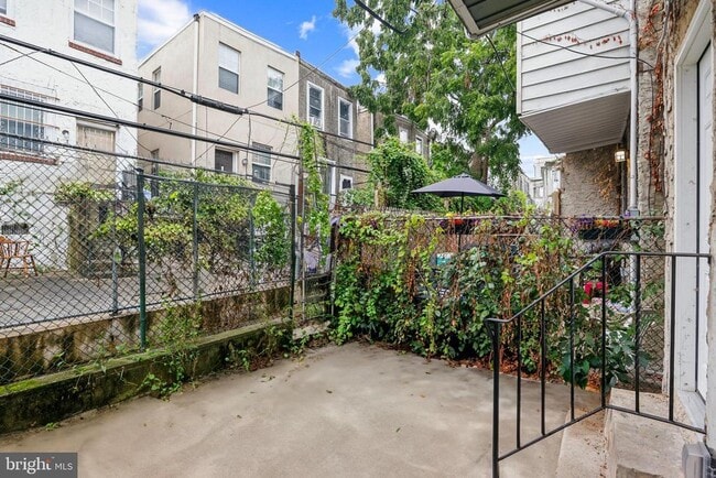 Building Photo - 5540 Harmer St