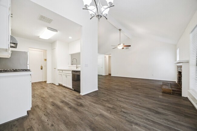 Building Photo - 3923 Windmill St