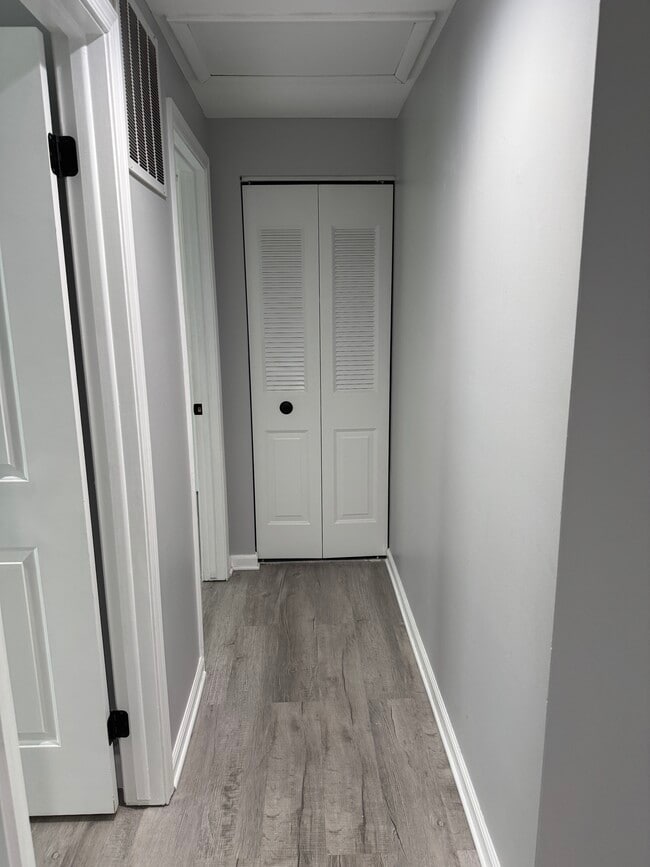 Building Photo - 5585 Hecate Ct