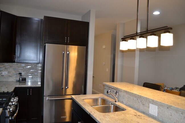 Building Photo - 1998 Shermer Rd