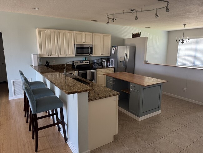 Building Photo - 442 Fillmore Ave NE