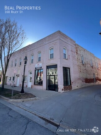 Building Photo - 168 Riley St