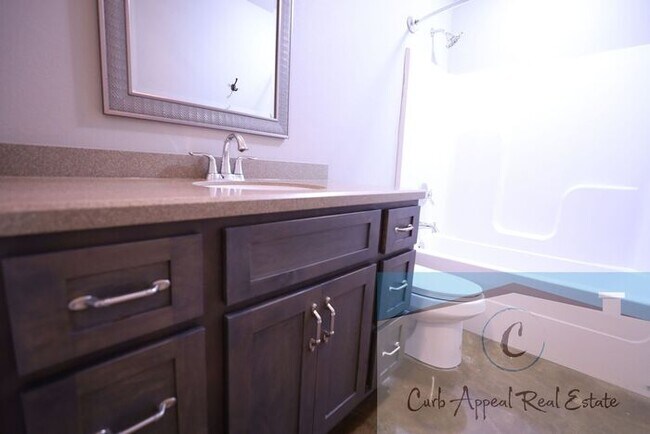 Building Photo - Beautiful, spacious 3 bed / 2 bath recently built home (Nettleton Schools) - fenced back yard!!