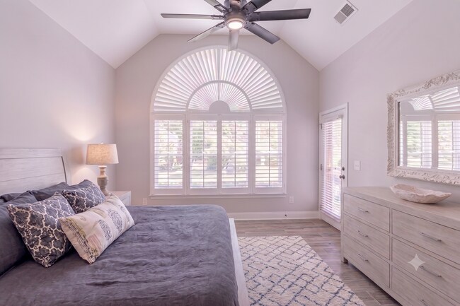 Building Photo - Beautiful in Buford!