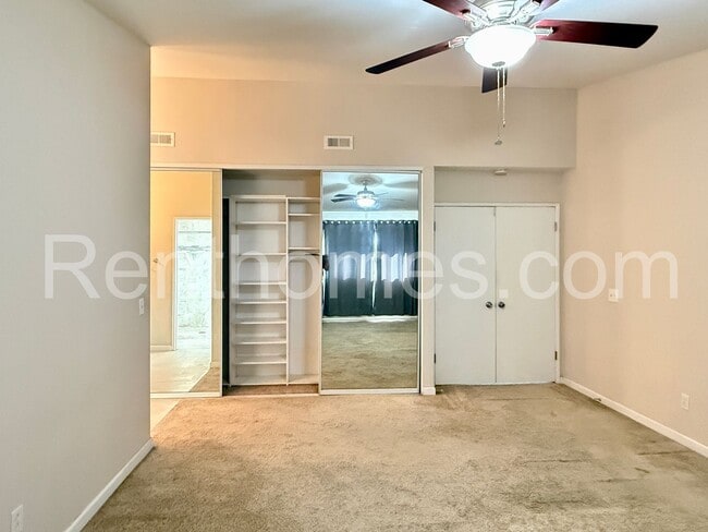 Building Photo - 371 Compass Rd