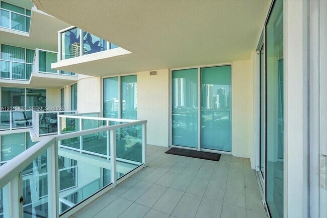 Building Photo - 250 Sunny Isles Blvd