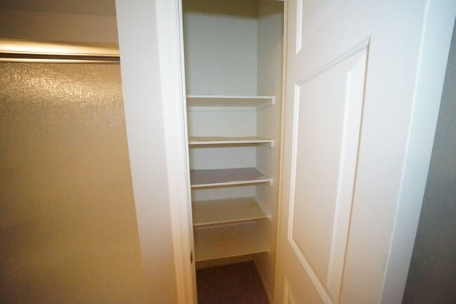 Building Photo - SHOWINGS AVAILABLE NOW