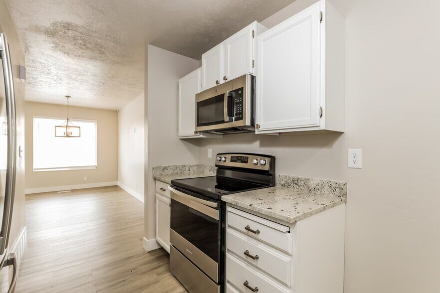 Building Photo - 76 W Stauffer Ln