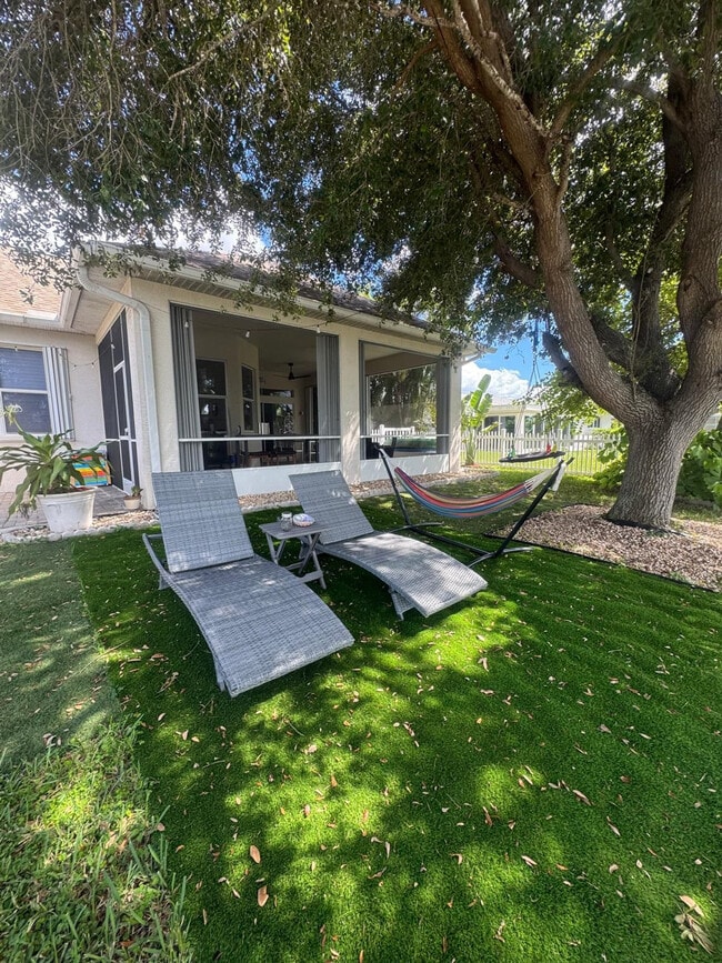 Building Photo - 533 SE 21st Ave