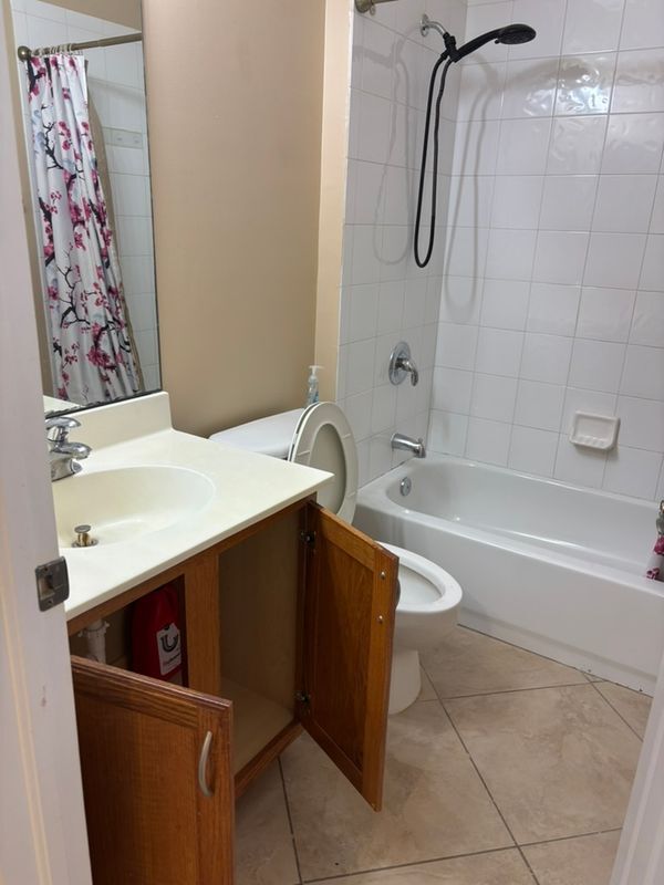 Building Photo - 590 Amador Ln
