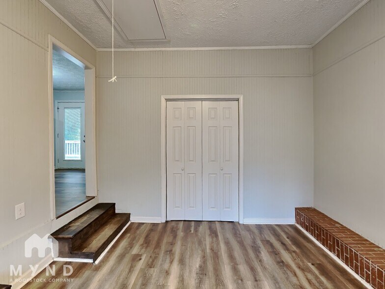 Building Photo - 7751 Lark Ct